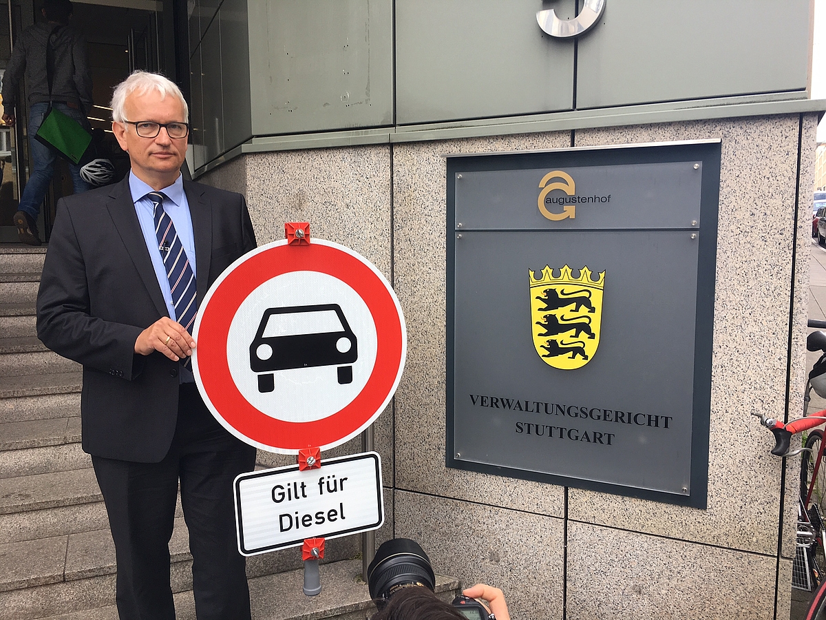 Die Deutsche Umwelthilfe um Jürgen Resch setzt sich notfalls auch vor Gericht für saubere Luft und konsequenten Klimaschutz ein. Foto: DUH